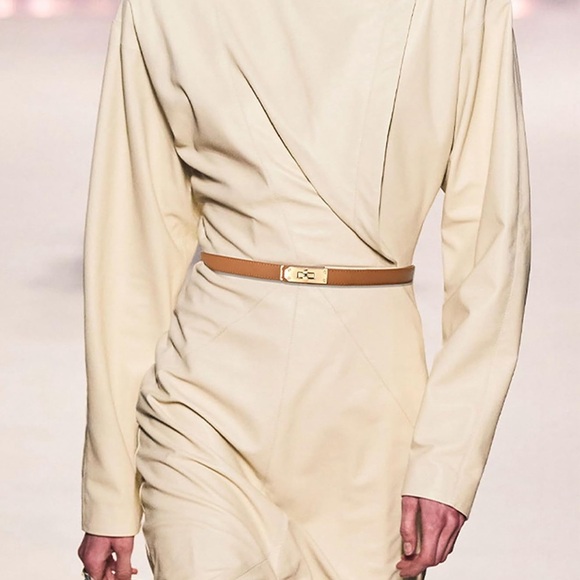 Gold Clasp Belt - Picture 4 of 4